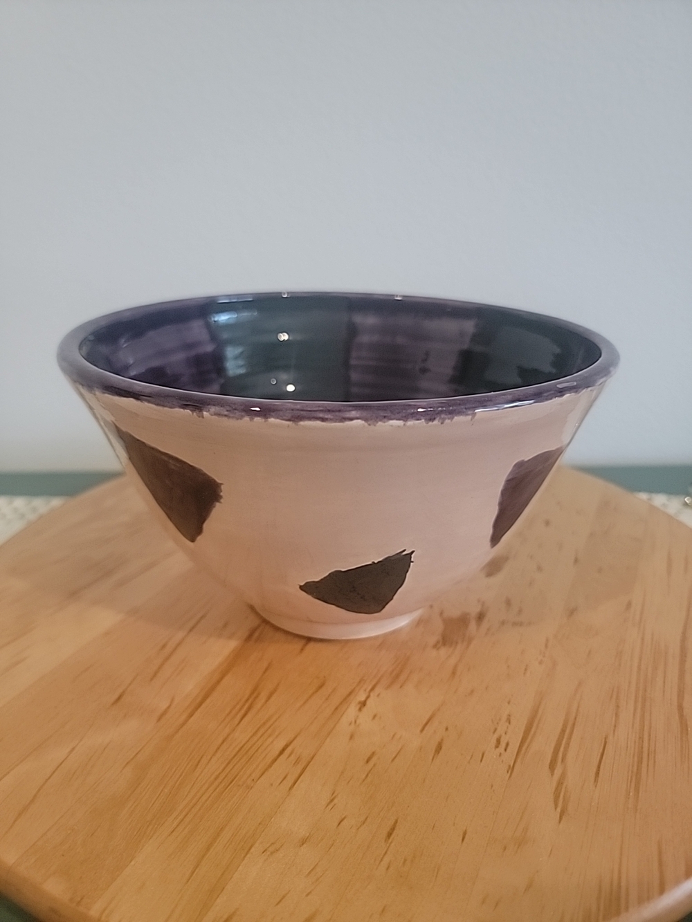 Studio Art Pottery Glazed Decorative Bowl Signed Cream Color w/ Mauve Triangles - Picture 2 of 10